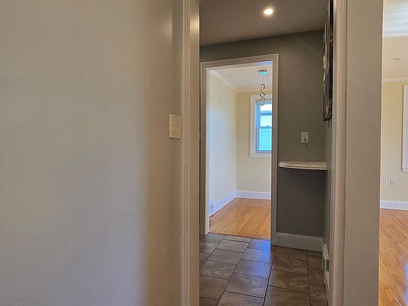 2nd image of 84 Gladeside Ave