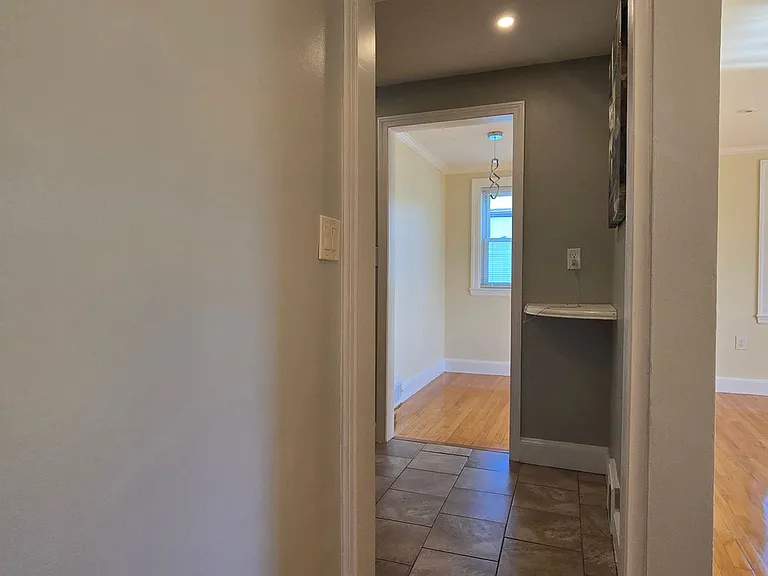 84 Gladeside Ave — Photo 2