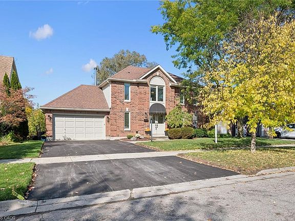 4th image of 53 Manitoulin Cres
