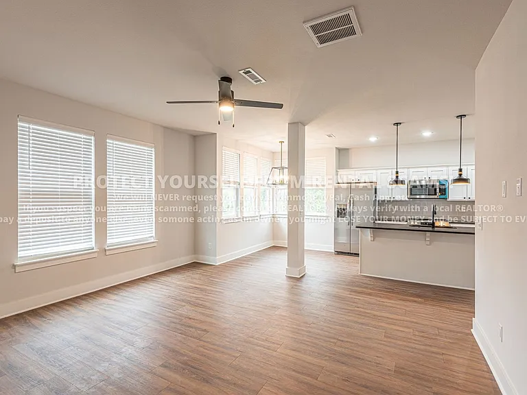 1047 S Laramie Hts — Photo 3
