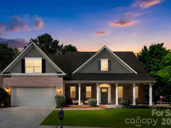 6237 Breckfield Ct, Charlotte, NC 28278
