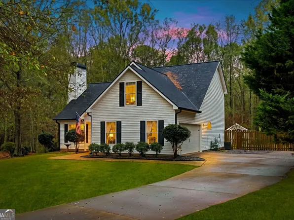 5 Riverside Dr, Sharpsburg, GA 30277