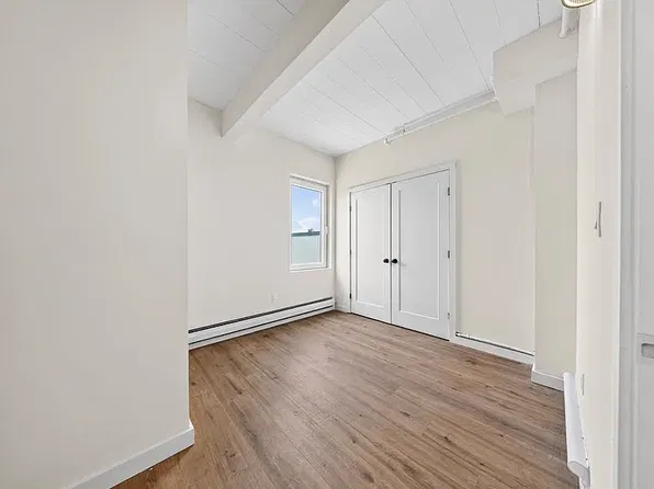 246 Echo Pl, Bronx, NY