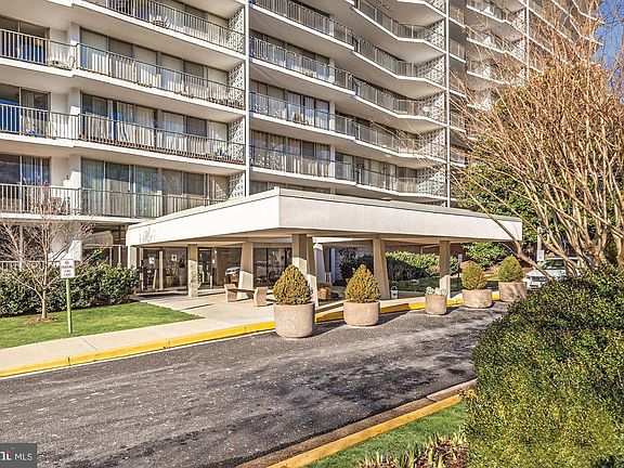 3rd image of 3333 University Blvd W APT 1203