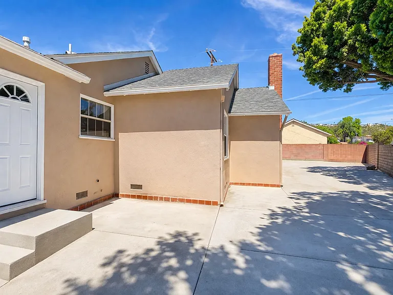 100 W Oakmont Dr — Photo 12