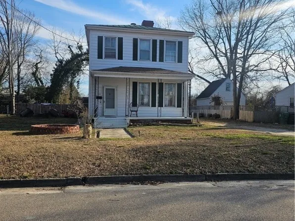 215 Highland Ave, Colonial Heights, VA 23834