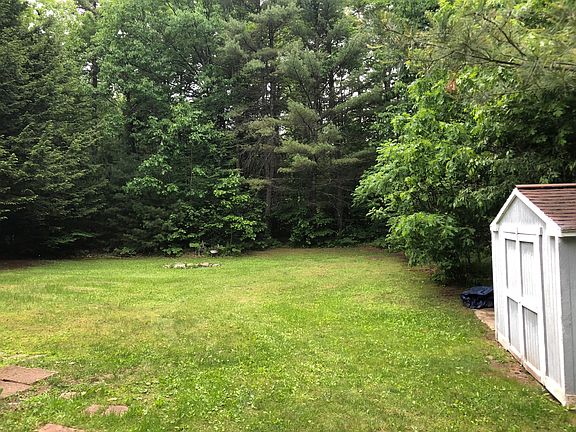 2nd image of 22-24 Hickory Cir