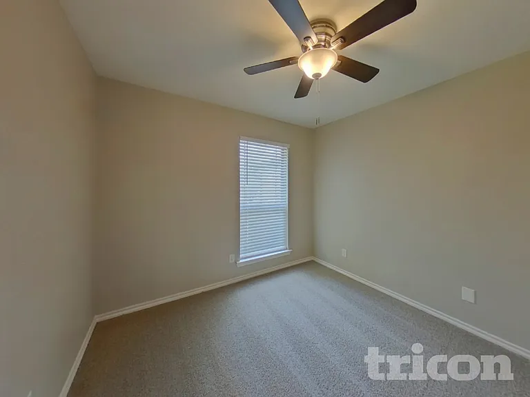 108 Parkwood Ct — Photo 12