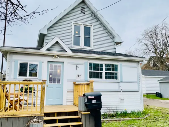 806 Superior St, Sault Sainte Marie, MI 49783
