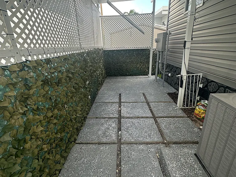 67 W Lake Ct — Photo 16