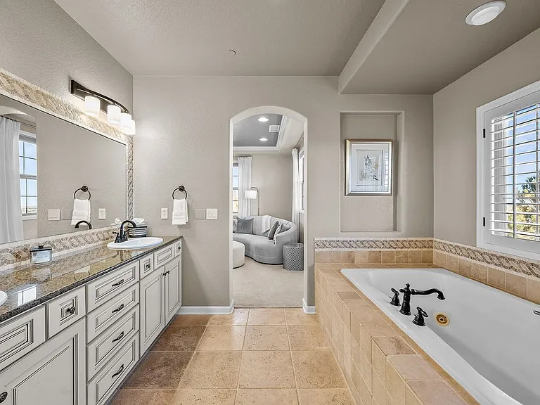 6258 Oxford Peak Ct — Photo 28