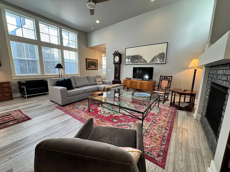2740 Ordway Ave — Photo 45