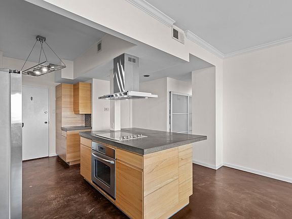 2nd image of 5000 Montrose Blvd Unit 16B