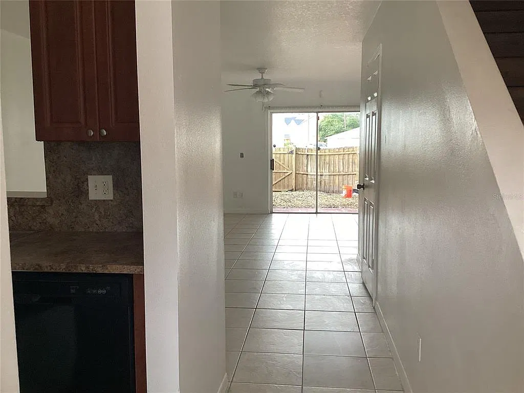 2 bed, 2.5 bath, 1166 sqft, $1,500 — Photo 4