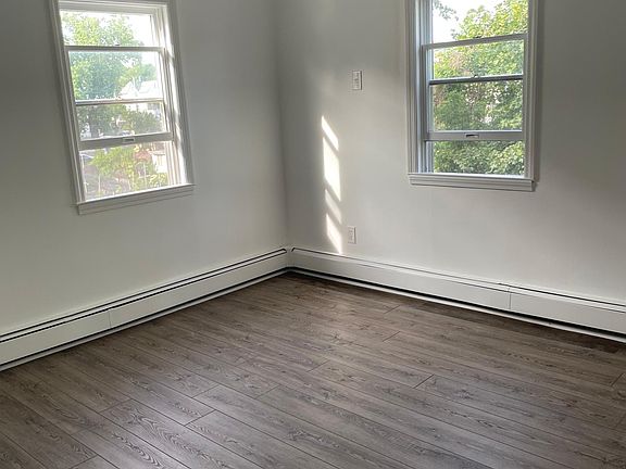 Bed room 1