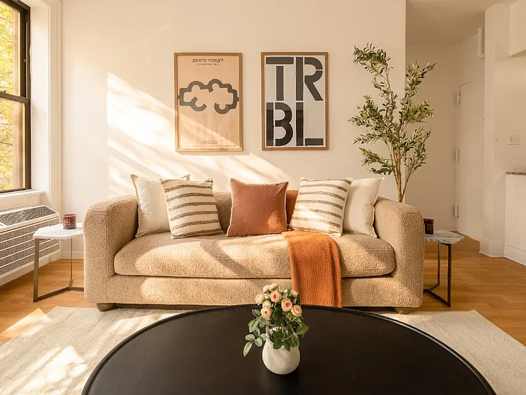 334 W 46th St #3R — Photo 4
