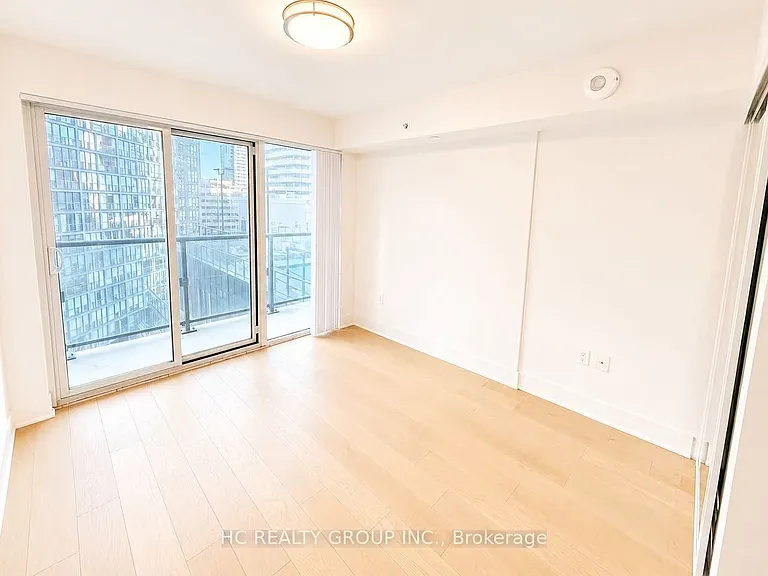 955 Bay St #1001 — Photo 7