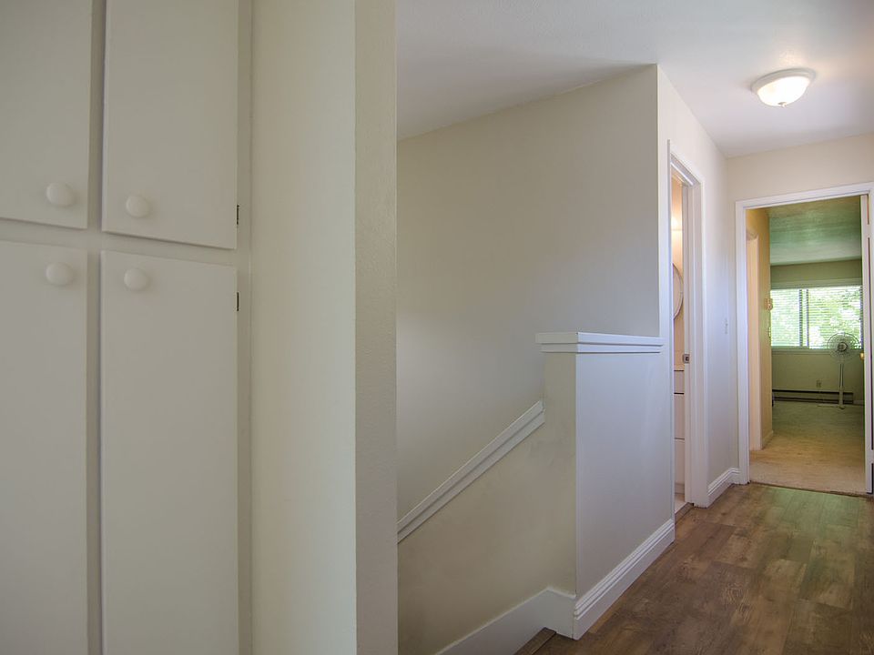 1st image of 2656 Kentworth Way