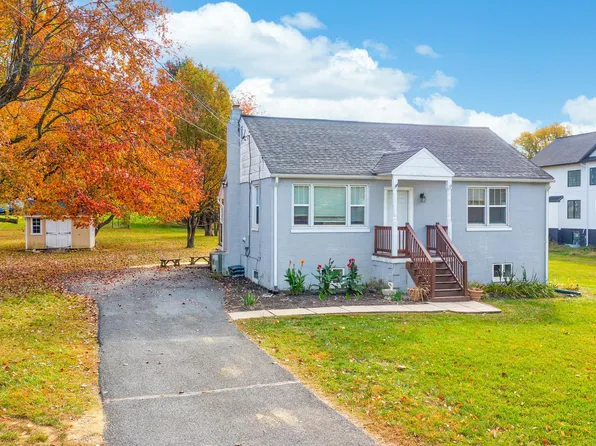 8350 Grove Angle Rd, Ellicott City, MD 21043