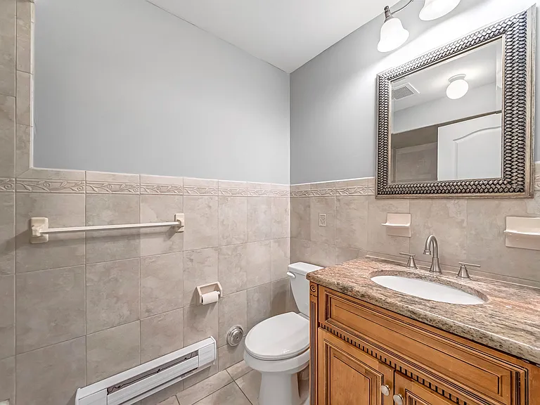 3 Montrose Ave #2 — Photo 15