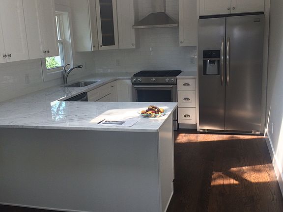 2nd image of 875 E Park Ave