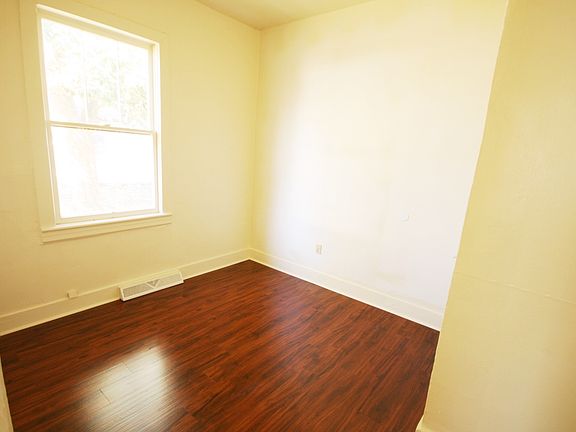 4th image of 502 N 7th Ave
