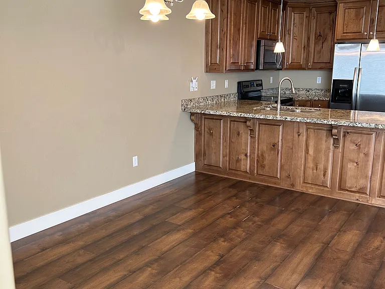 839 Independence Ave — Photo 7