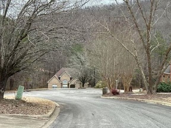 Exterior Neighborhood (street photo)
