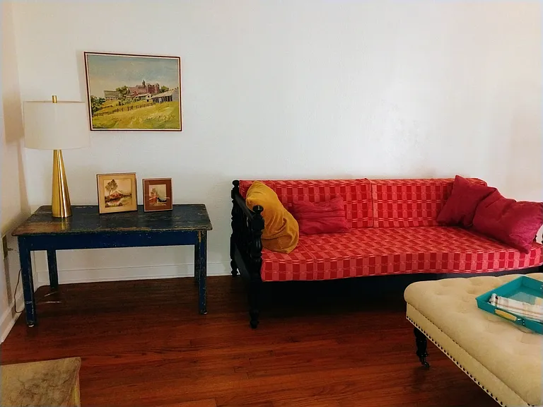 2256 Bardwell Dr — Photo 3