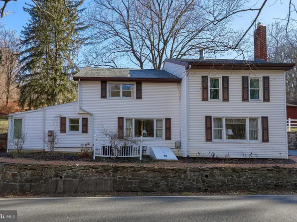 571 Bullfrog Valley Rd, Hummelstown, PA 17036