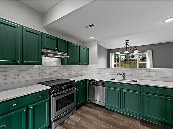 5th image of 337 Dartmouth Trl