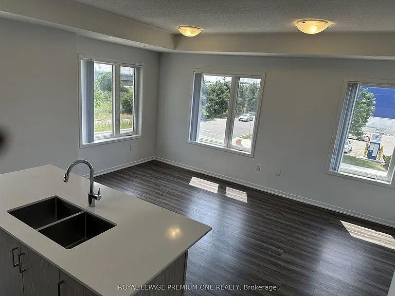 150 Honeycrisp Cres #269 — Photo 7