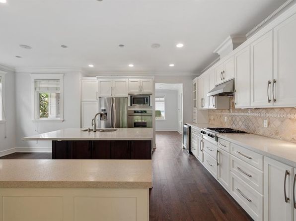 5 bedroom rental in West Vancouver — photo 6