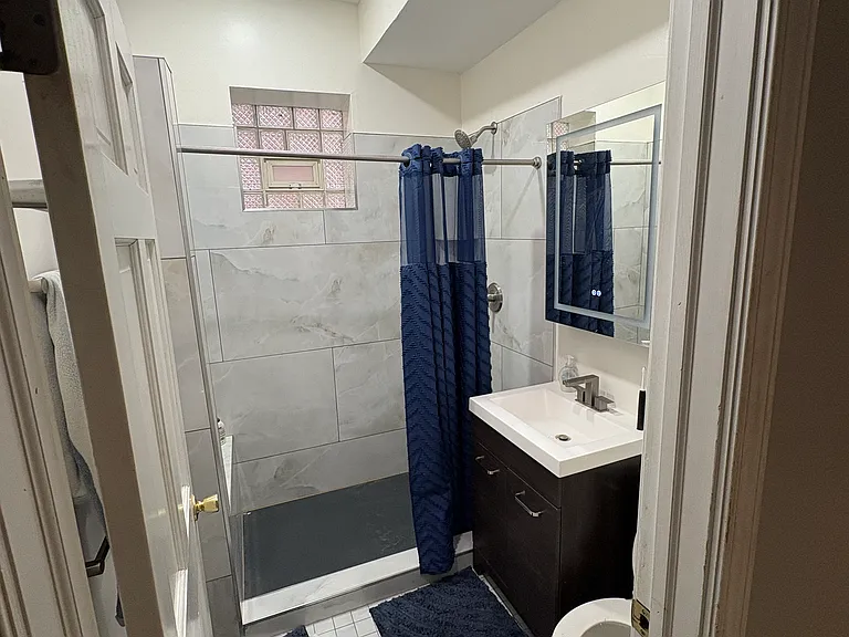 1651 W Irving Park Rd — Photo 3