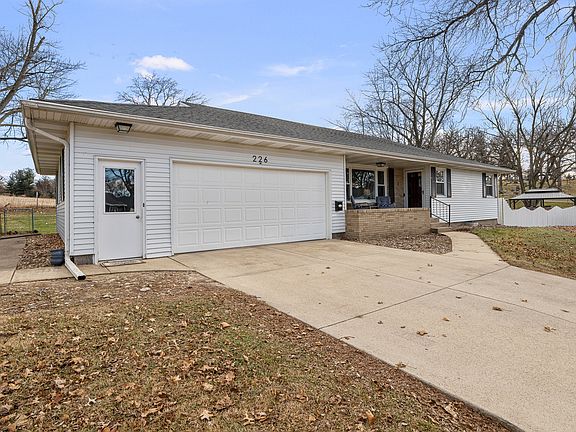 2nd image of 226 Hillcrest Dr