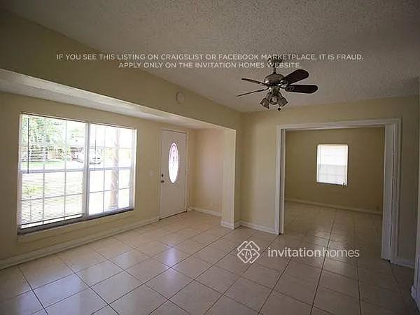 5217 NE 2nd Ave — Photo 5