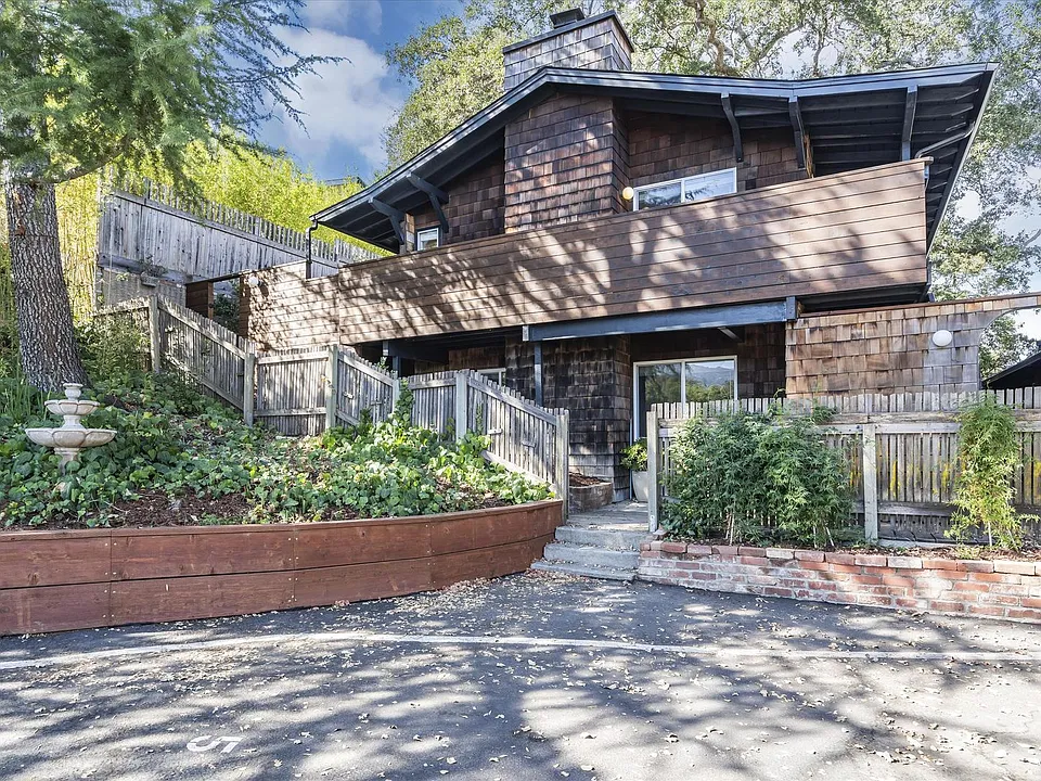 109 Cleland Ave