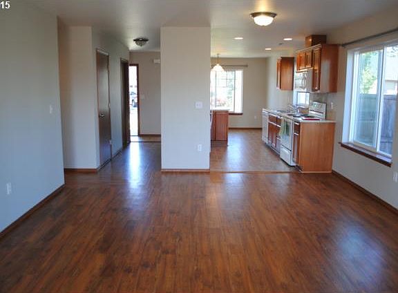4th image of 11217 NE 110th Ave