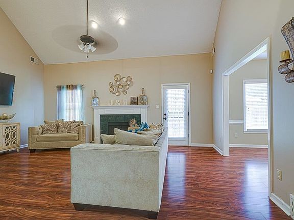 5th image of 1796 Dartford Dr