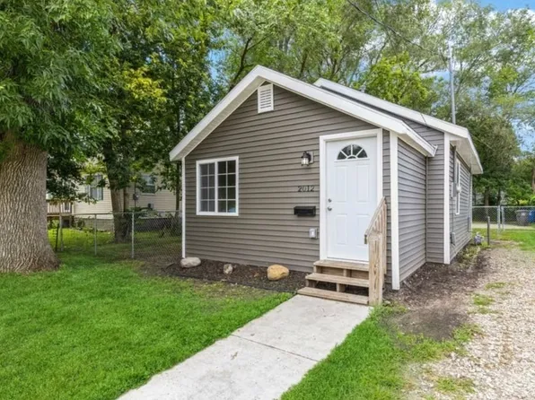 2012 E 25th St, Des Moines, IA 50317