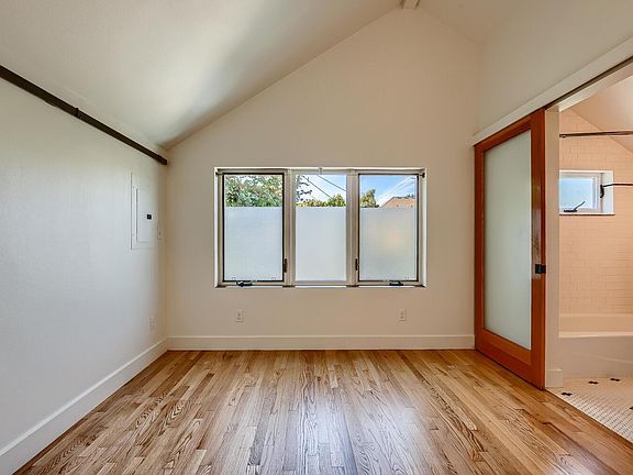 2nd image of 4235B NE Garfield Ave #B