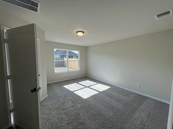 4th image of 2152 Meridian Loop
