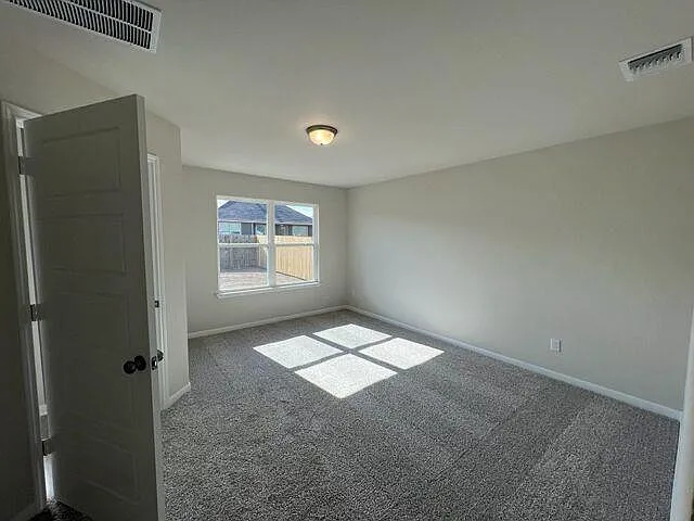 2152 Meridian Loop — Photo 4