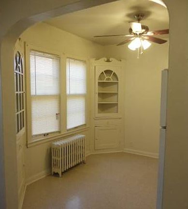 Corner built-in shelves