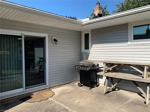 4th image of 1661 Green Acres Dr