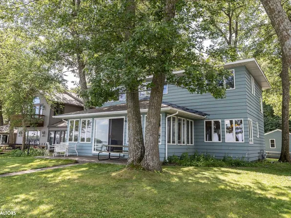 3822 240th St, Clear Lake, IA 50428