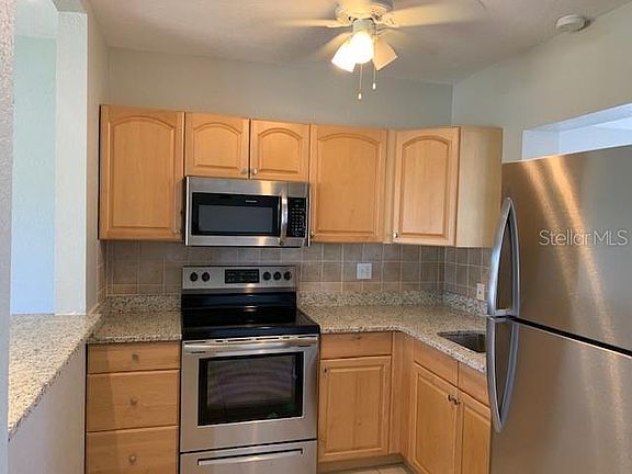4th image of 801 39th Ave NE