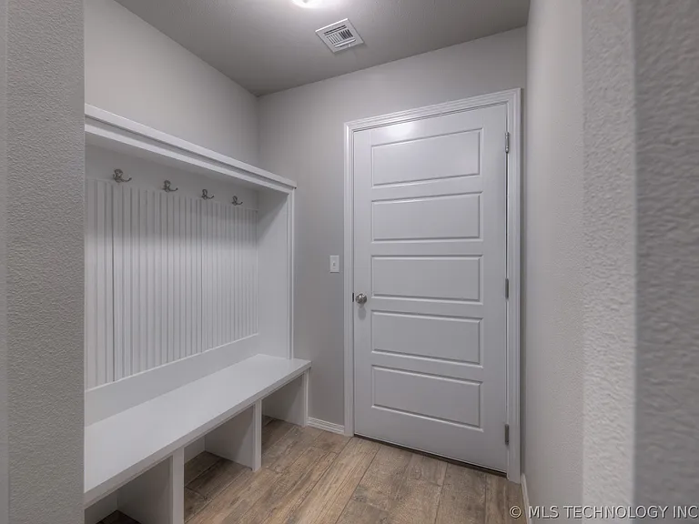 3710 S 13th Pl — Photo 26