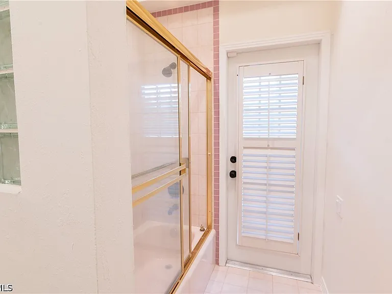 15200 Sweetwater Ct — Photo 24