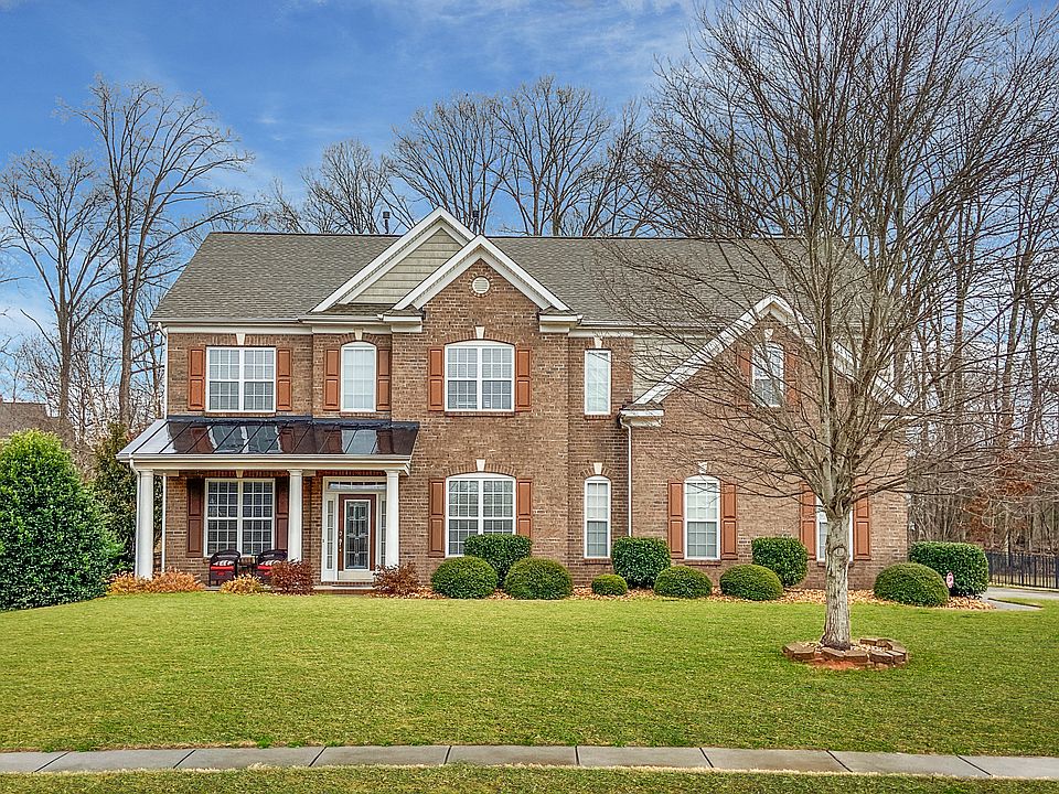 1st image of 312 Palmerston Ln